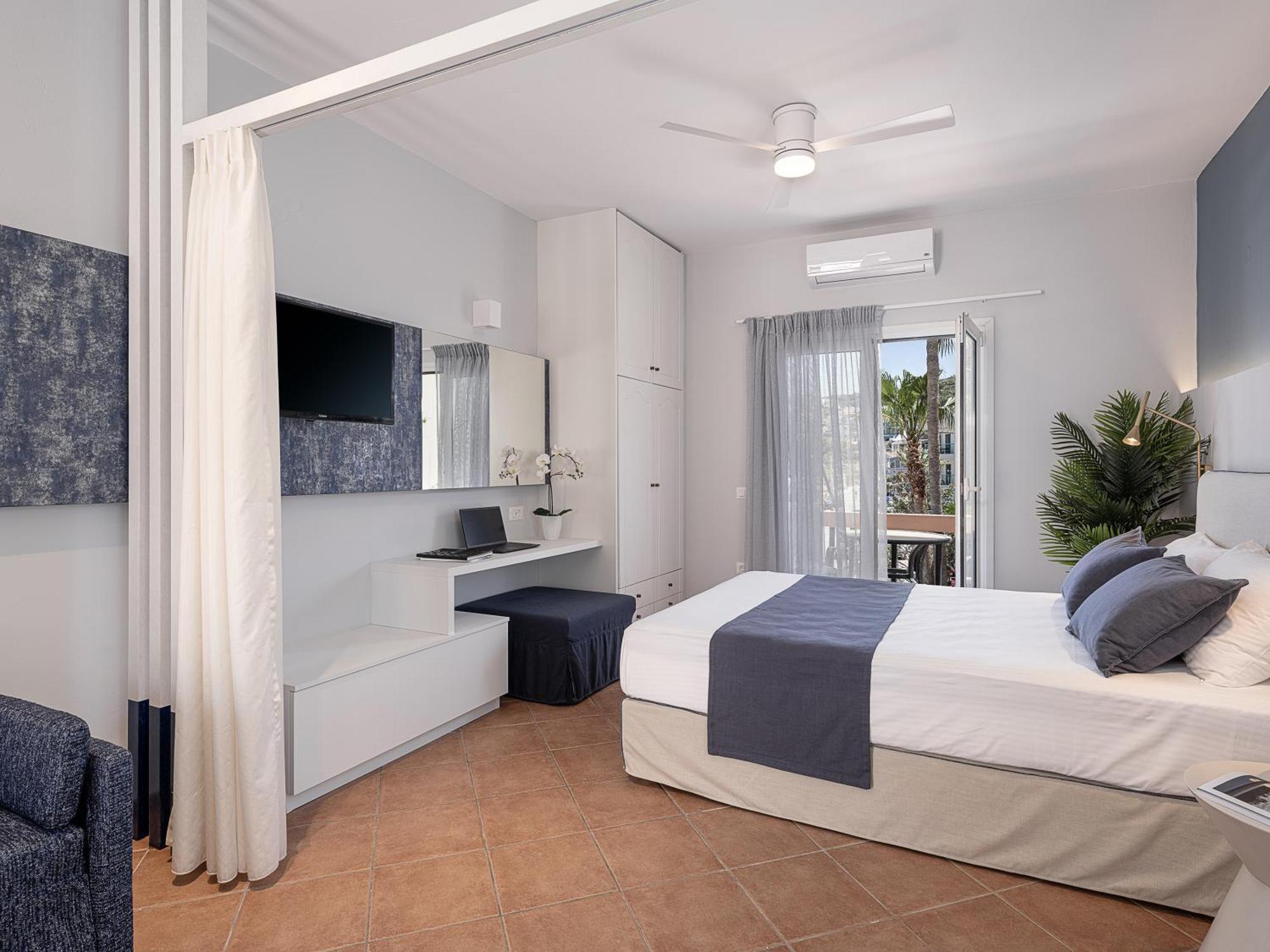 Elena Seafront Luxury Apartments Almyrida  Exterior photo